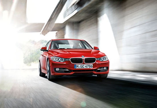 سيارة بي إم دبليو 320i 2019 مميزات وعيوب وأسعار ومواصفات