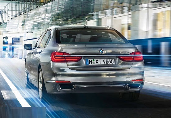 سيارة بي إم دبليو 740LI 2019 مميزات وعيوب وأسعار ومواصفات