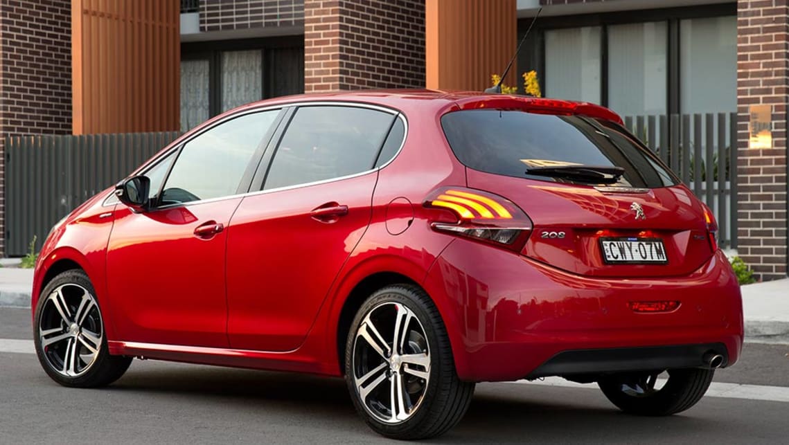 بيجو PEUGEOT 208 2017 مواصفات و مميزات و عيوب و أسعار