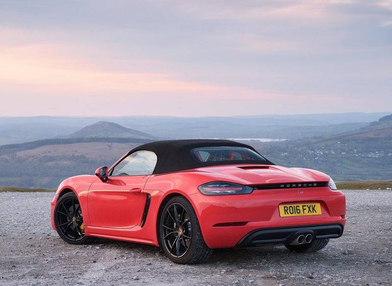بورش 2017 porsche 718 مواصفات و مميزات و عيوب و أسعار