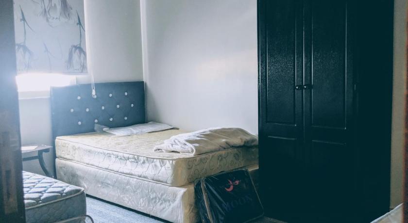 Apartment in Durrat Al Arous