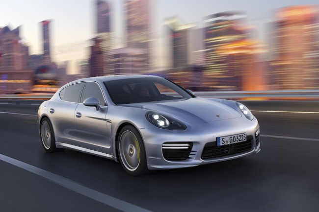 2014-Porsche-Panamera-_3_-650x433