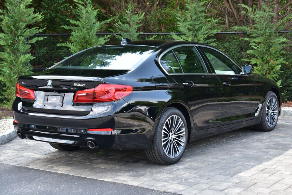 سيارة بي إم دبليو 520i 2019 مميزات وعيوب وأسعار ومواصفات