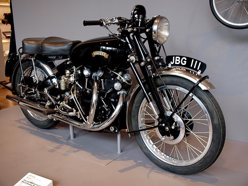 4. ليجاندري بريتيش فينتاج بلاك - Legendary British Vintage Black